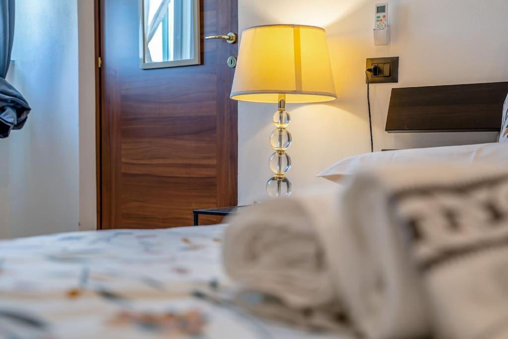 Appartamento Borgo Antico Paruzzaro Kültér fotó